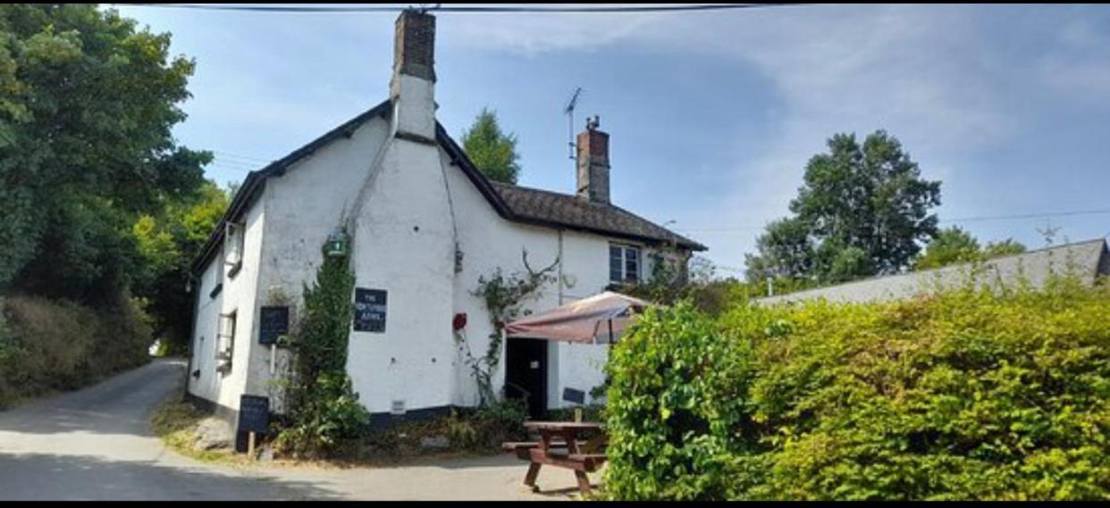 The Northmore Arms Throwleigh Exterior photo